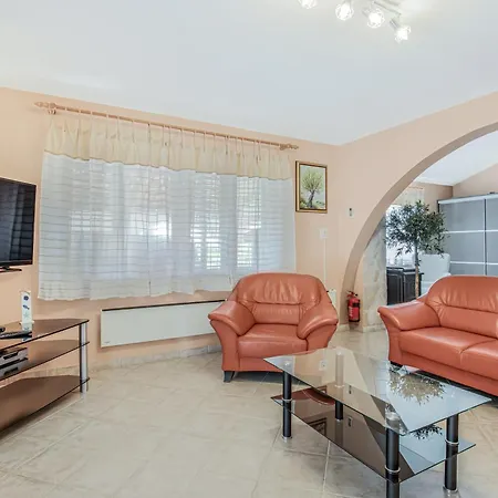 Vila Charming Nika With The Pool