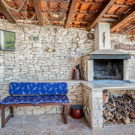 Charming Nika With The Pool Vila Supetar