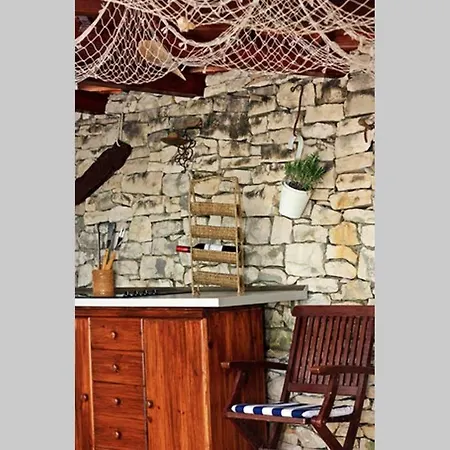 Charming Nika With The Pool 苏佩塔尔